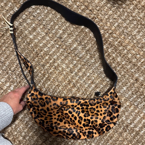 Leopard Pattern Shoulder Bag - Picture 2 of 8